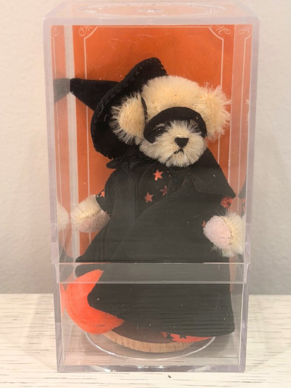 Muffy Vanderbear Halloween "Witch" 20th Anniversary Limited Edition #1330/2000